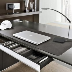 Unilux bordlampe Timelight - Sort LED kontorlampe - Bluetooth, USB og QI charging