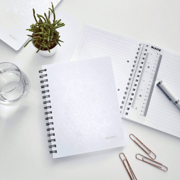 Leitz Notesblok - A5 linieret - 80 linjeret sider med huller - 80 arks blok med spiralryg