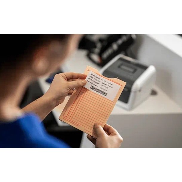 Brother BDE-1J152102-102 rulle - hvid - 76mmx26mm - udstansede - 1900 stk. pr. Rulle