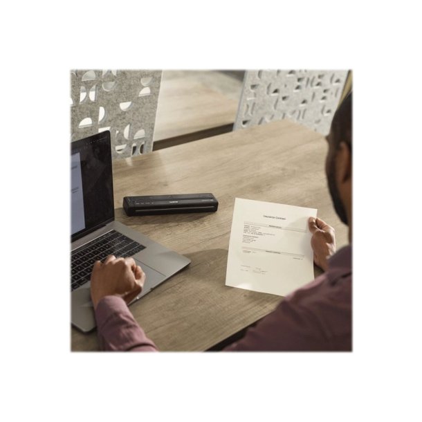 Brother PJ-823 - Mobil Printer - A4 - Termisk - 300DPI - 13,5 sider/min - USB-C