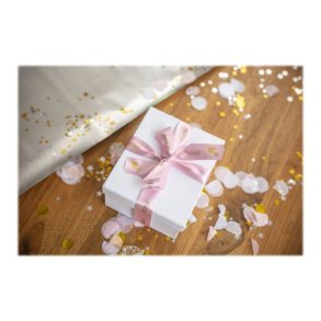 Brother TZe-RE54 b�nd - guld tekst p� pink - 24mmx4m - satinb�nd