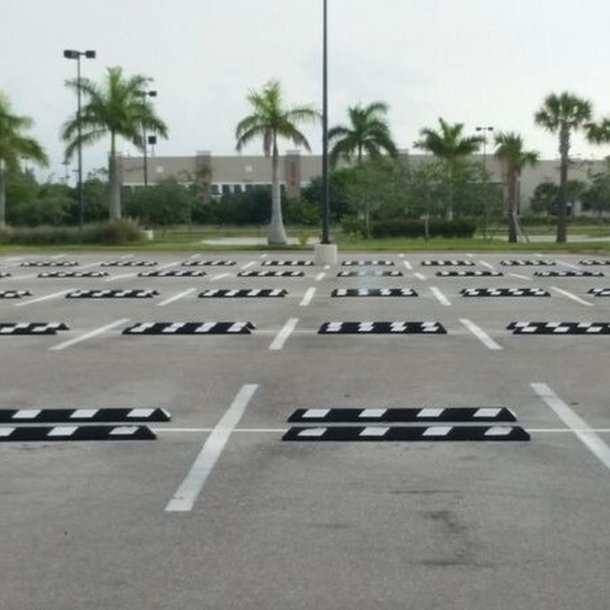 Checkers Parkeringsstop Park-it - 120cm Sort/Hvid - genbrugsgummi