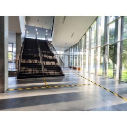 Durable Duraline Markeringstape - 50mm Sort/gul PVC - permanent