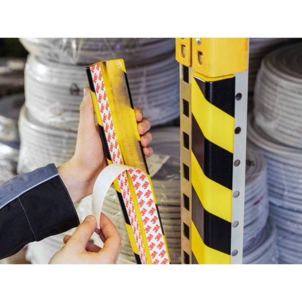 Durable Hjrnebeskytter 1 meter - selvklbende - 45x45mm - sort-gul