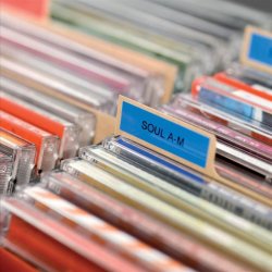 Dymo Tape D1 - Aftagelig - 9mmx7m - sort tekst p bl