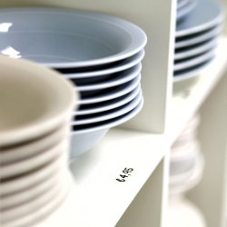 Dymo Tape D1 - Aftagelig - 19mmx7m - sort tekst p klar