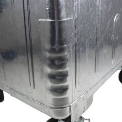 Engels St�lcontainer 1100L med rundt st�ll�g og 4 hjul