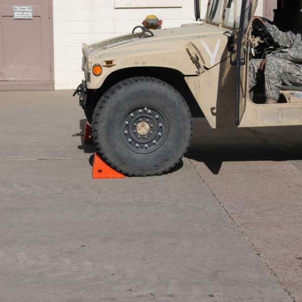 Checkers hjulklodser UC1210 - Wheel Chocks til 46-65" dk