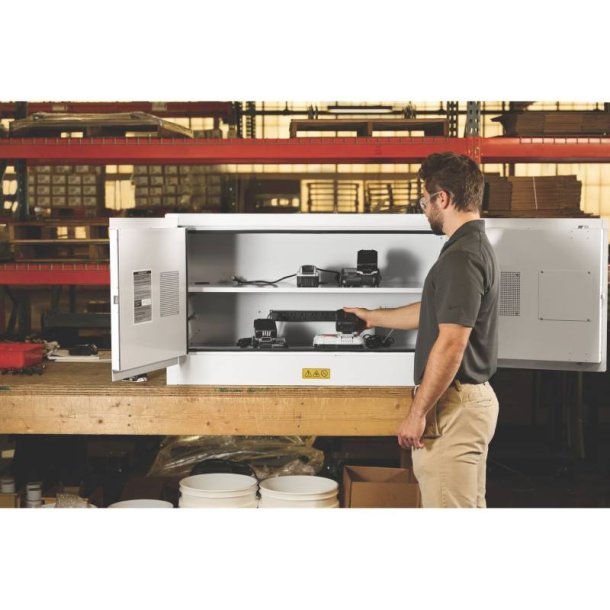 Justrite 23-LC batteriskab til opbevaring/opladning af - Bordmodel