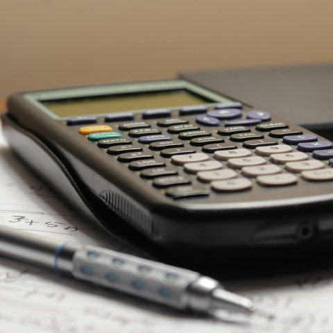 Matematisk lommeregner – til skole og videregående uddannelse