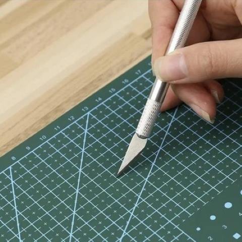 Skærekniv og hobbyknive – præcision til papir, karton og hobbymaterialer