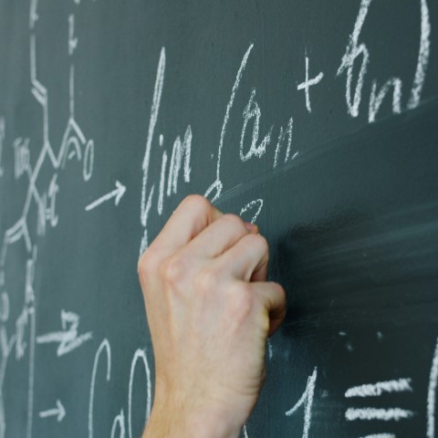 Tavle Kridt – det klassiske undervisningsredskab til skoler og institutioner