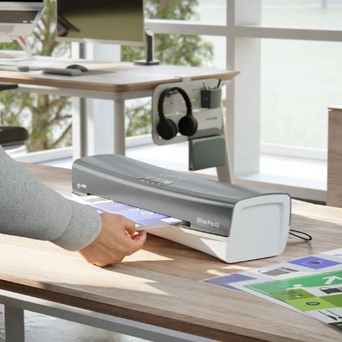 Varm laminering og kold laminering – den rette metode til dit materiale