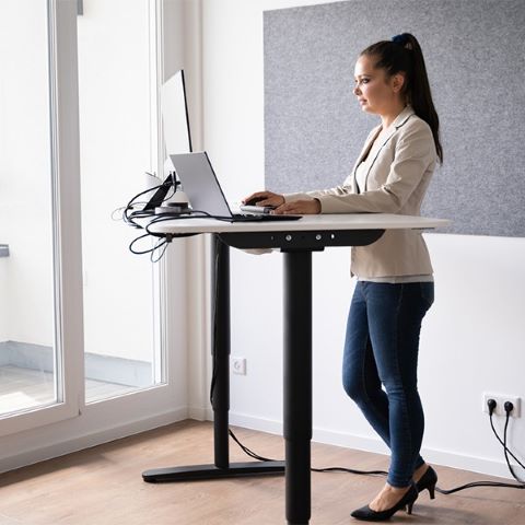 Et h&aelig;ve s&aelig;nke stel giver dig mulighed for at skabe et ergonomisk og fleksibelt arbejdsomr&aring;de, hvor du nemt kan skifte mellem siddende og st&aring;ende arbejde