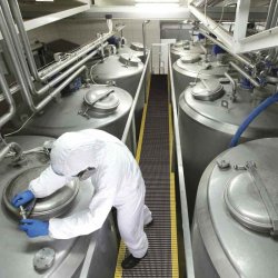 Notrax f�devarem�tte Flexdek 537 - 60cm x 10 Meter Sort/gul dr�nm�tte p� rulle