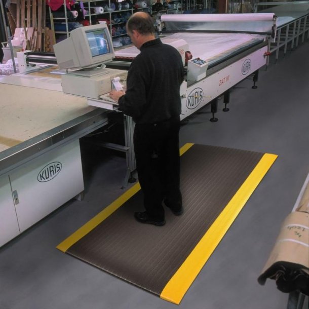 Notrax arbejdsm�tte 410 Airug - 60x91cm Sort/Gul Skumm�tte