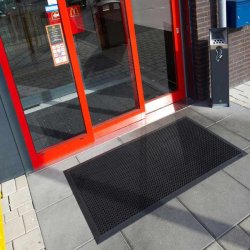 Notrax udend�rs m�tte Oct-O-Flex 599B - 70x90cm sort gummi dr�nm�tte