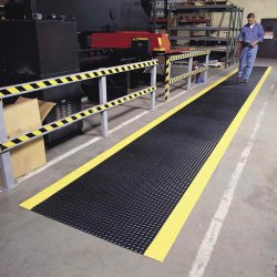 Notrax arbejdsmtte Diamond plate 737 - 4,7mm x 91cm tynd s/g PVC mtte meterml (pr. cm)
