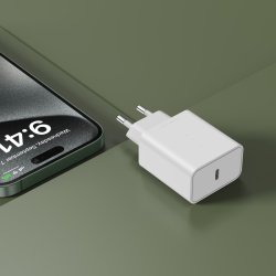 Upstr&ouml;m &Euml;ssentials 45W GaN Charger - USB-C - 100% genbrugt plast