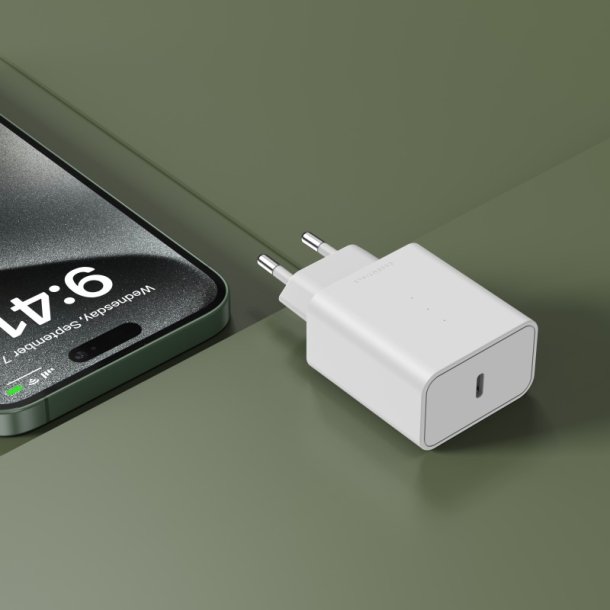 Upstr&ouml;m &Euml;ssentials 45W GaN Charger - USB-C - 100% genbrugt plast