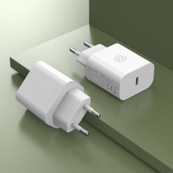 Upstr&ouml;m &Euml;ssentials 40W oplader - USB-C - 100% genbrugt plast